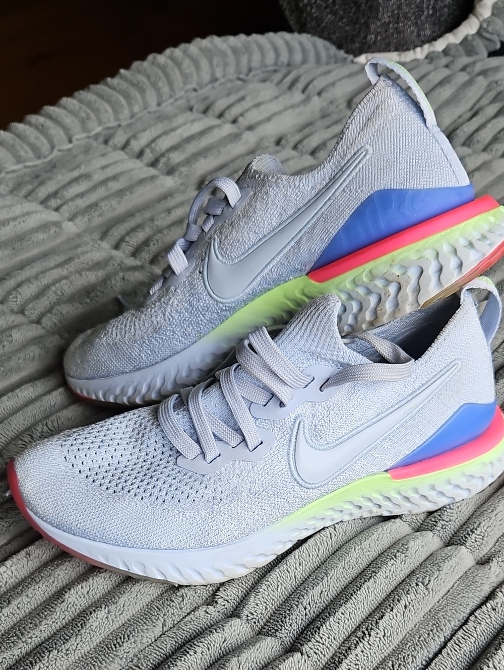 Nike Women's Epic React Flyknit Sneakers with Coral Highlights - Picture 2 of 7